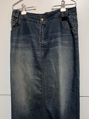 Jade Mackenzie Dark Wash Denim Skirt Size XL